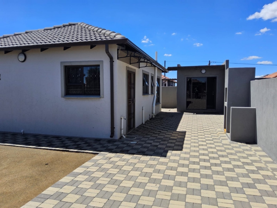 2 Bedroom Property for Sale in Raceway Free State